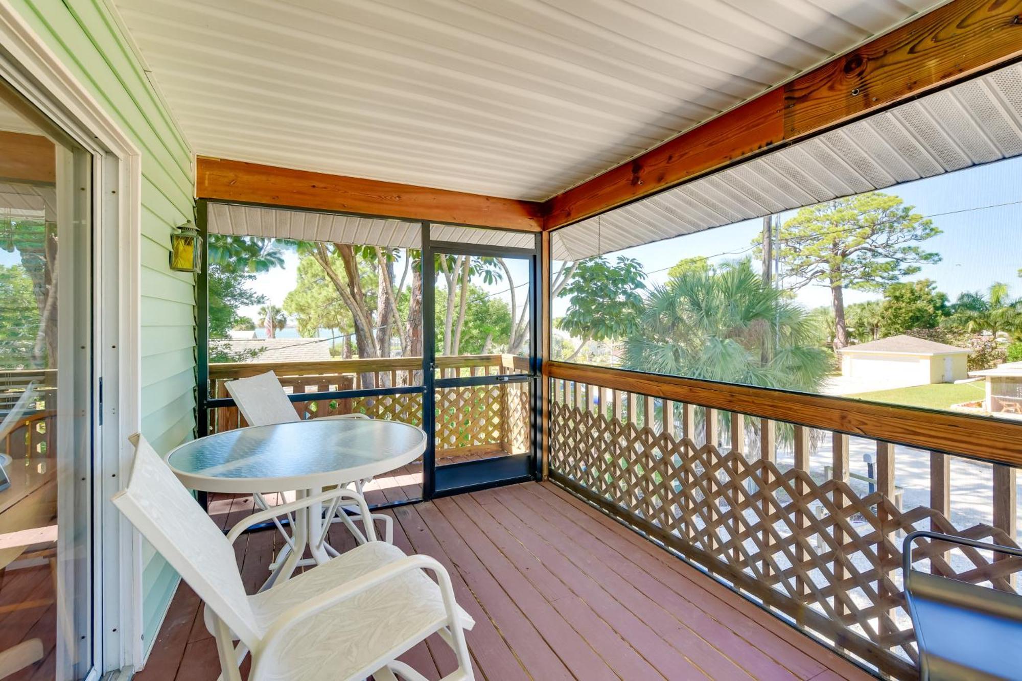 Coastal Oasis With Shared Pool, 2 Mi To Beach! Ингълууд Екстериор снимка