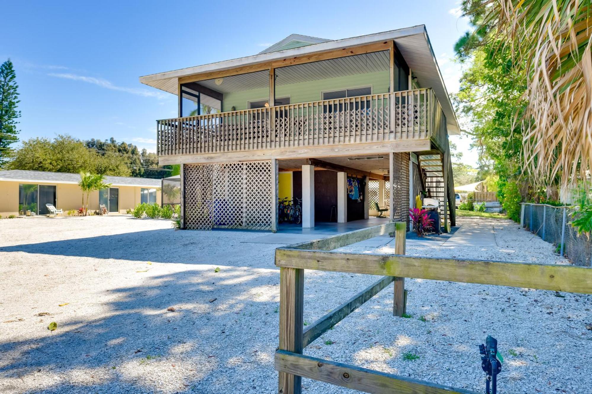 Coastal Oasis With Shared Pool, 2 Mi To Beach! Ингълууд Екстериор снимка